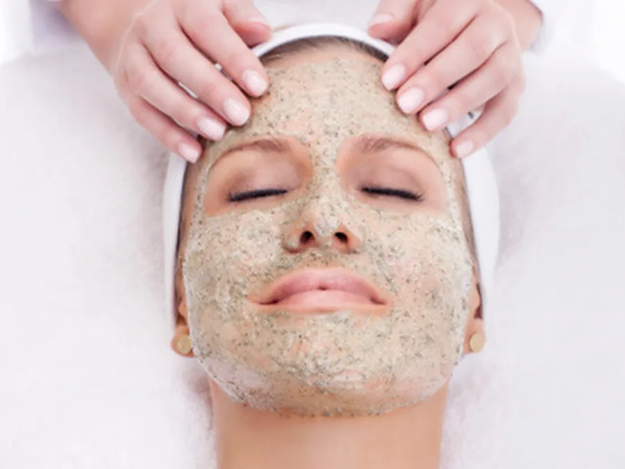 Green Peel-behandling med urtemaske